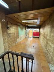 Local commercial dans Tur de la Peira. Local comercial en venta en barcelona
