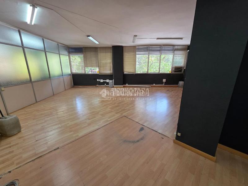 Foto 23b70d86-659e-4355-b6b9-92929d902d46. Location bureau avec parking dans La Nova Esquerra de l´Eixample Barcelona