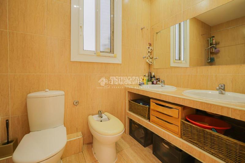 Foto 65ebb184-082a-45e1-976d-e1841bb420fb. Piso  en venta en La Nova Esquerra de l´Eixample Barcelona