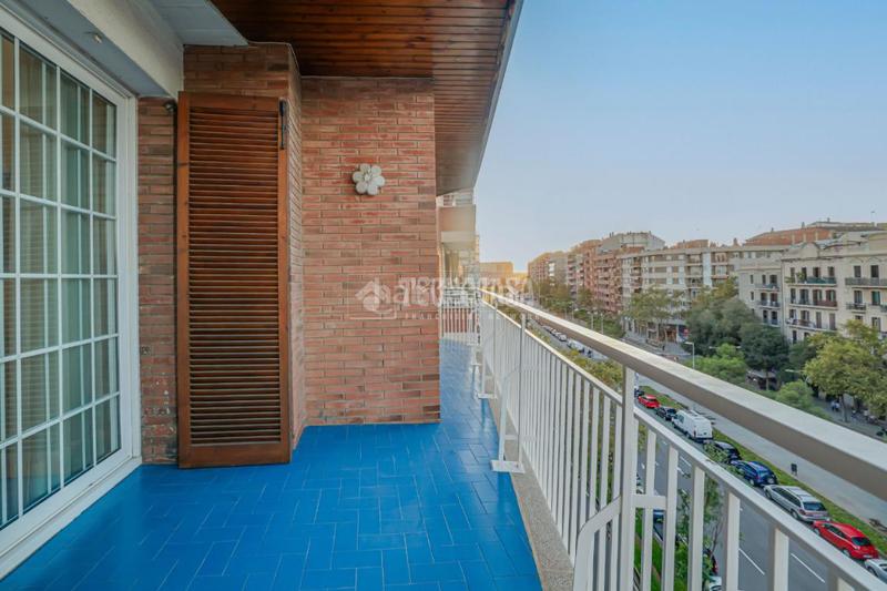 Foto 3dd567ea-b655-427f-b931-952d7746cf44. Appartamento con riscaldamento parcheggio in La Nova Esquerra de l´Eixample Barcelona