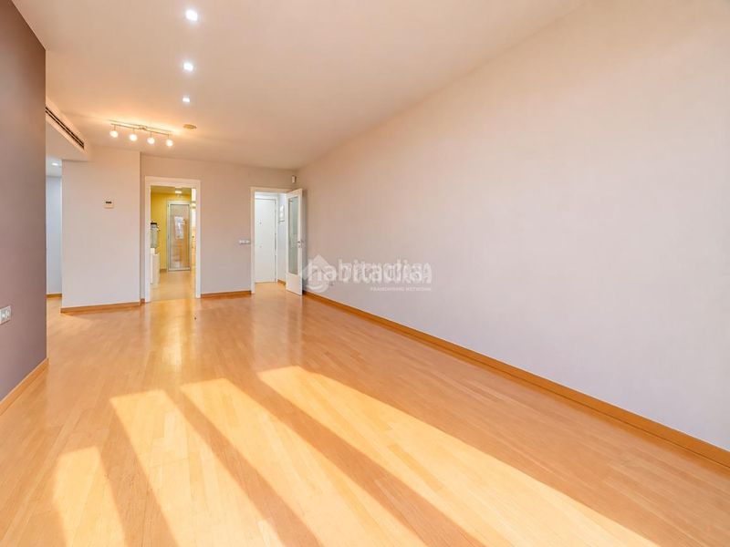 Foto 5a9a2f82-a7a6-4898-a40e-73fb2286fdc2. Pis amb aparcament a La Nova Esquerra de l´Eixample Barcelona
