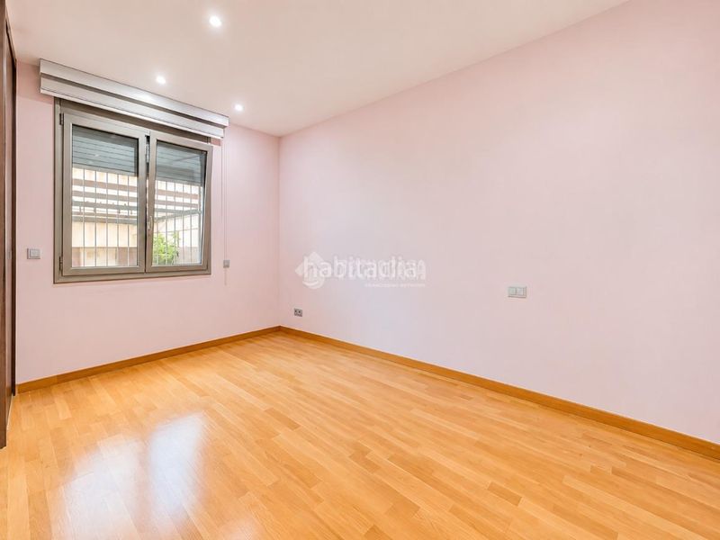Foto dbb7f849-11b1-480d-84de-08d0215d6b3e. Pis amb aparcament a La Nova Esquerra de l´Eixample Barcelona