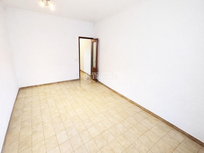 Foto efaafb60-3bcc-415d-ad6f-ce1d66e41ffe. Pis amb calefacció a La Nova Esquerra de l´Eixample Barcelona