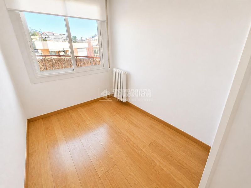 Foto b66ea6ee-d6e2-49d1-9d24-3f6d0a6cc5a7. Pis amb calefacció a La Nova Esquerra de l´Eixample Barcelona
