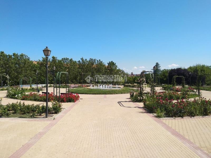 Foto 429602ad-bb23-4beb-b91e-153e2fe089f3. Piso  en venta en Lucero Madrid