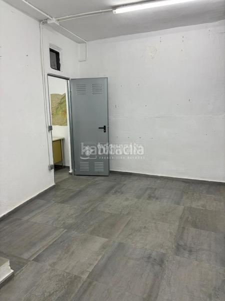 Foto 0bad8def-732c-4e4a-866c-34a33377ce0a. Local comercial nave en venta en Vista Alegre Madrid