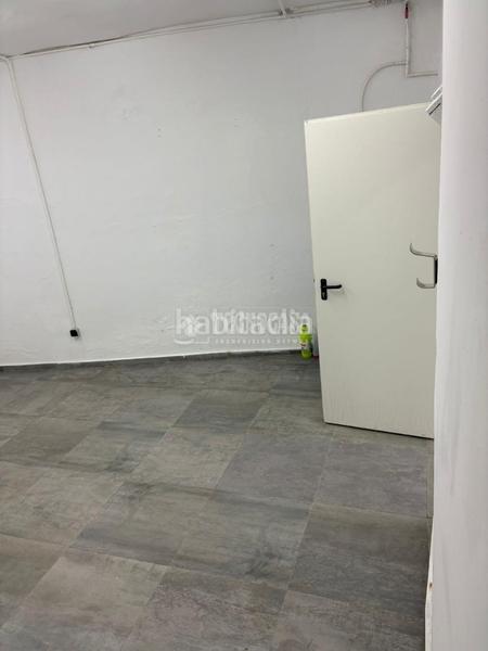Foto a1941cc3-28b3-47d5-a5ed-1c71bf37d285. Local comercial nave en venta en Vista Alegre Madrid