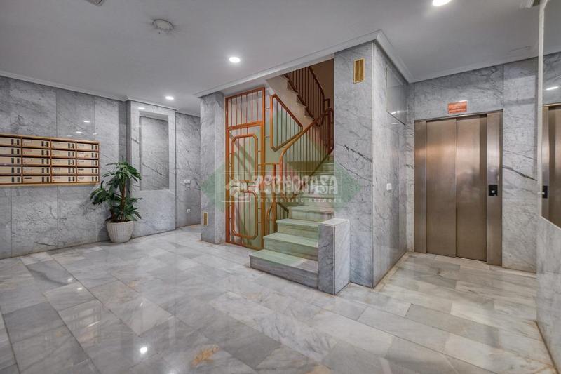 Foto 5d695e4c-33a1-4d27-a0cb-8ebe7dec395f. Flat with heating parking in Vista Alegre Madrid