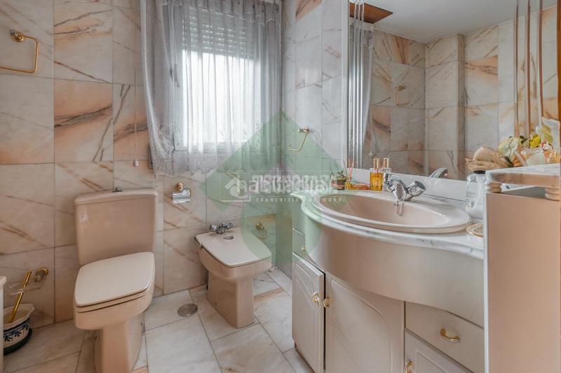 Foto b166ac73-64e4-4c84-9490-0658d371a58f. Flat with heating parking in Vista Alegre Madrid