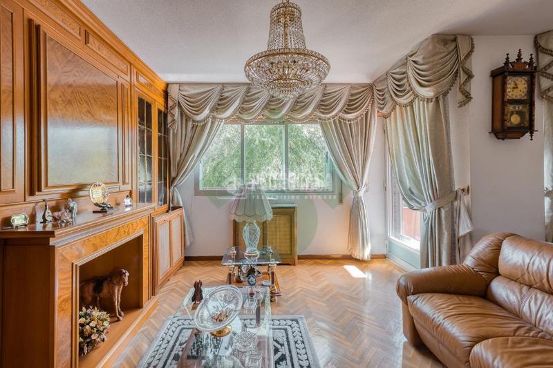 Foto df3ad3d4-40b2-426a-a962-6231cfe39319. Flat with heating parking in Vista Alegre Madrid