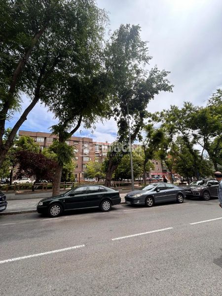 Foto 0bc8bde3-f78e-45ba-8ac2-b6df5e91343d. Pis amb calefacció aparcament a Vista Alegre Madrid