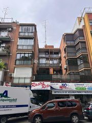 Piso en Vista Alegre. Piso en venta en madrid