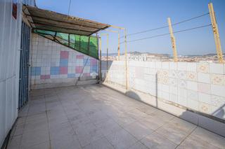 Etagenwohnung in Santa Rosa. Piso en venta en santa coloma de gramenet