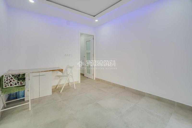 Foto 1127d6ed-7b9d-49b5-9b9f-7a6241524d16. Piso  en venta en Santa Rosa Santa Coloma de Gramenet