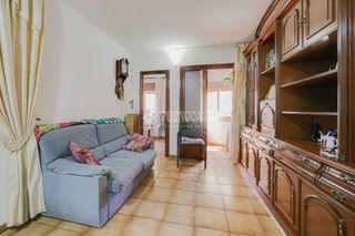 Flat in Santa Rosa. Piso en venta en santa coloma de gramenet