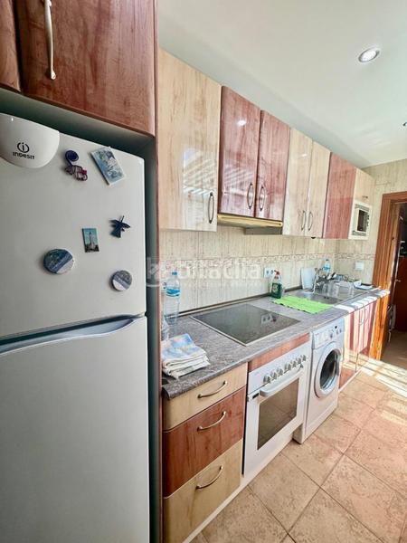 Foto a45bcd6b-738b-42fb-a021-17405a06eab9. Casa aparellada amb calefacció a Palomeras Sureste Madrid