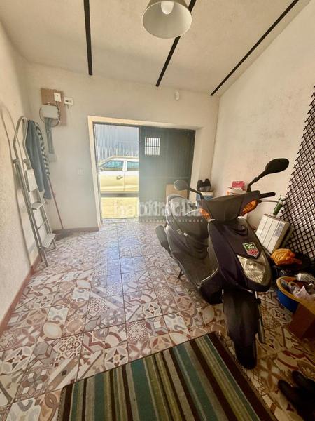 Foto d5af40ad-0906-48ef-be6d-2ba163f6fecd. Casa aparellada amb calefacció a Palomeras Sureste Madrid