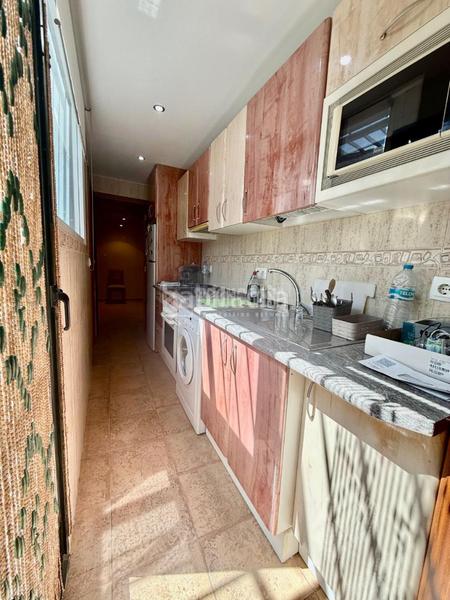 Foto f946e5b8-99df-42ab-95e2-5478d12521bf. Casa aparellada amb calefacció a Palomeras Sureste Madrid