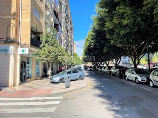 Alquiler Local Comercial en La Luz - El Torcal. Local comercial en alquiler en málaga