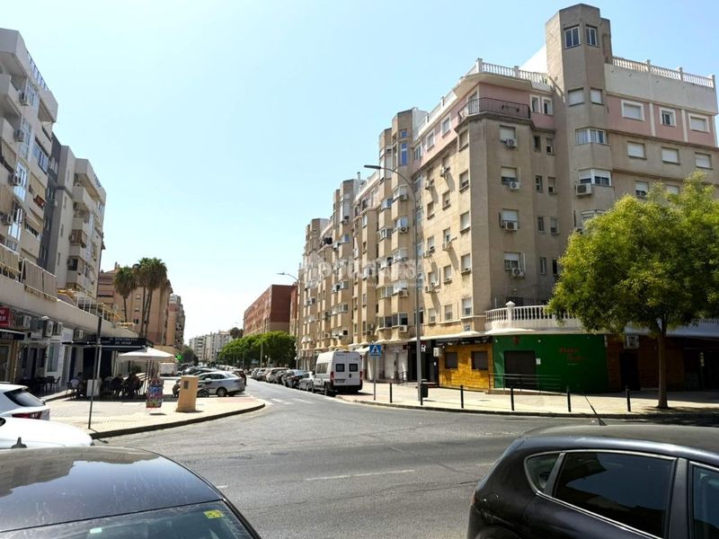 Foto a7ac8a7a-4531-4b06-8a48-0b8168890ff8. Piso  en venta en La Luz - El Torcal Málaga