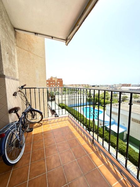 Foto e5f71c8d-75d9-404a-a00e-2868d1c1e3d4. Piso  en venta en La Luz - El Torcal Málaga