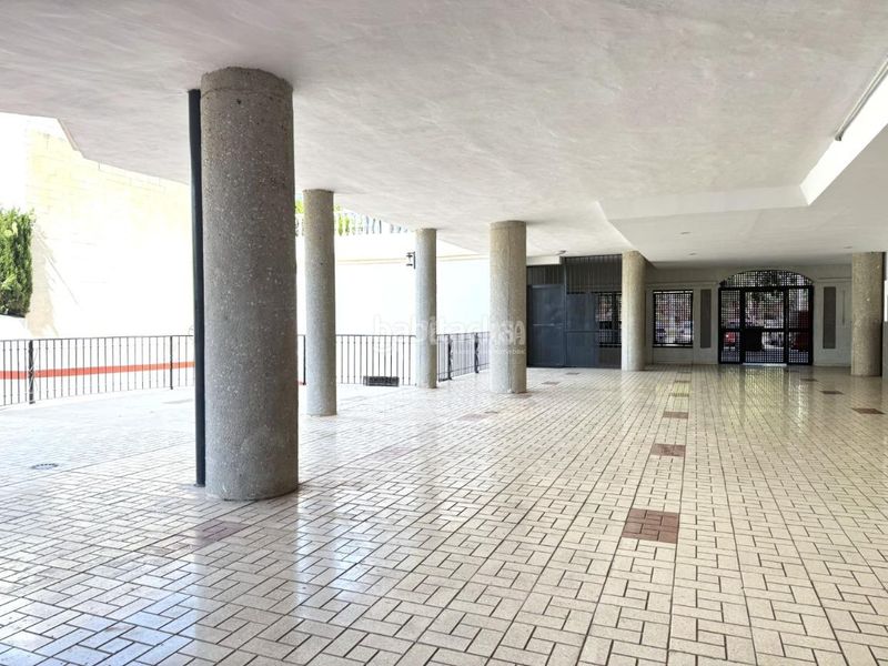 Foto f28ab5d5-54b2-4de4-ab3f-69aaae44b4e9. Piso  en venta en La Luz - El Torcal Málaga