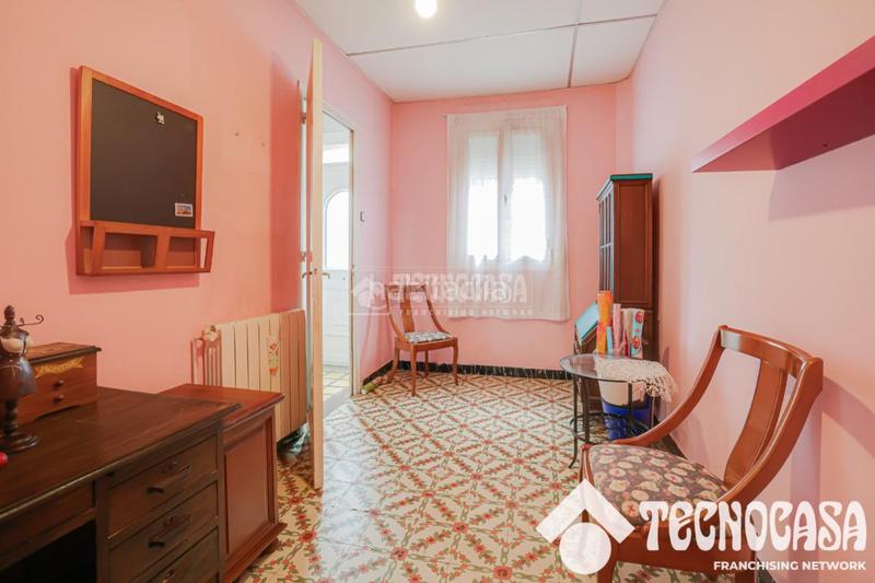 Foto 1e254055-20ef-4555-99f3-5cabaae08c96. Piso  en venta en Singuerlín Santa Coloma de Gramenet