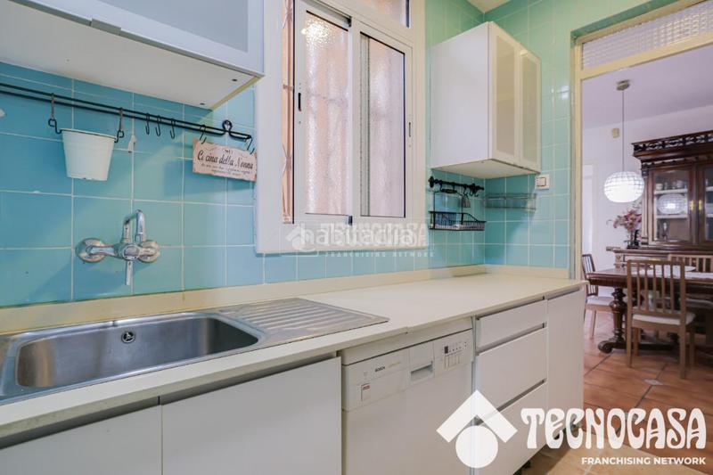 Foto 25c59a2d-63a0-42c5-8d54-dff2e21c6775. Piso  en venta en Singuerlín Santa Coloma de Gramenet