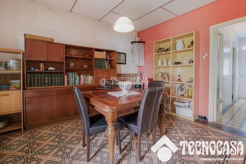 Foto 6ce19f2d-b406-49a3-b6ed-82e833a26a02. Piso  en venta en Singuerlín Santa Coloma de Gramenet