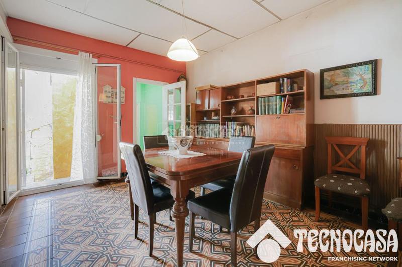 Foto 8de39a4f-6579-4755-83d6-ff4486a48a4a. Piso  en venta en Singuerlín Santa Coloma de Gramenet
