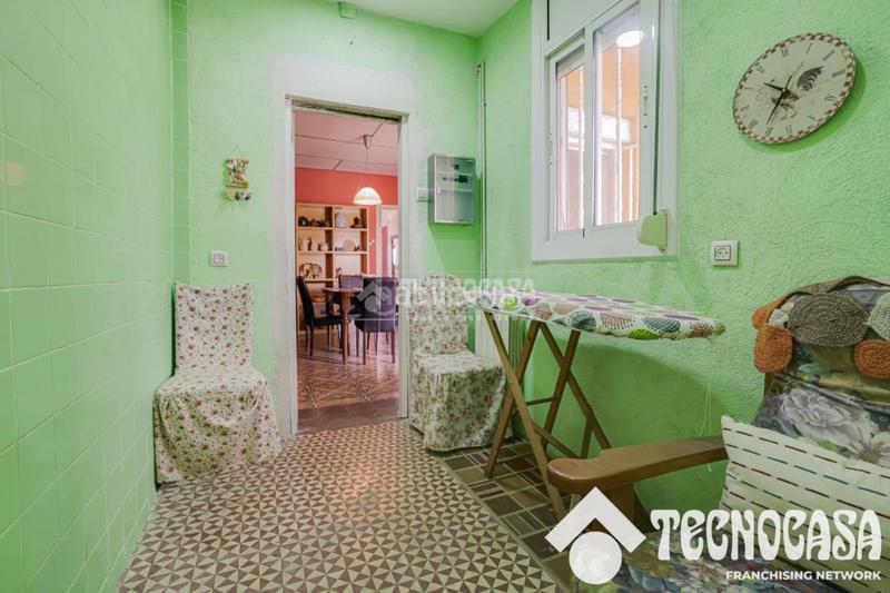 Foto 9df28e34-c7e7-4f44-8867-931250148ebc. Piso  en venta en Singuerlín Santa Coloma de Gramenet