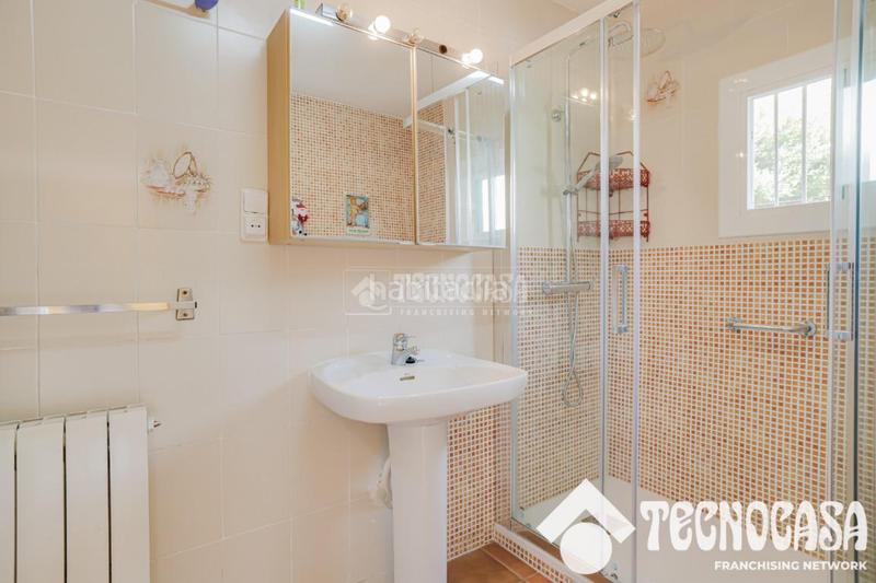 Foto a4342866-4917-4a6b-b827-9d94c331f8ab. Piso  en venta en Singuerlín Santa Coloma de Gramenet