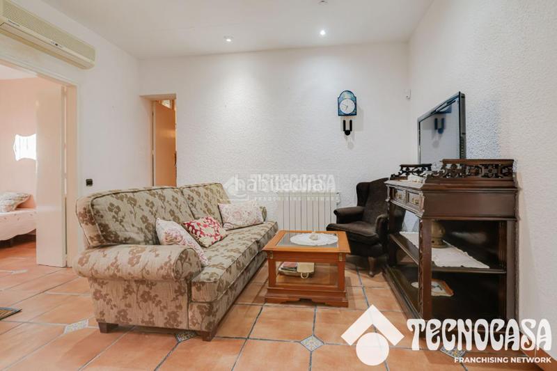 Foto c02afe76-cde3-4de1-beb5-e89d6254f82e. Piso  en venta en Singuerlín Santa Coloma de Gramenet
