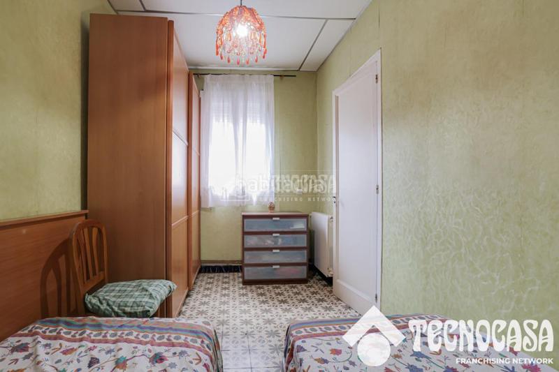 Foto de44de94-b5ae-48c4-8cc0-ffc0aa169748. Piso  en venta en Singuerlín Santa Coloma de Gramenet