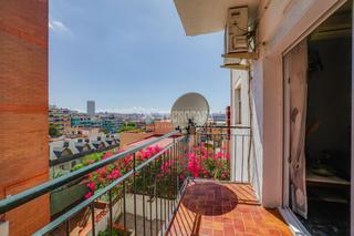 Pis a Guinardera. Piso en venta en santa coloma de gramenet