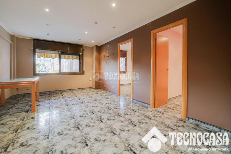 Foto 2992e5e8-e41e-4f0f-939b-95bb6c5f12ad. Appartement dans Singuerlín Santa Coloma de Gramenet