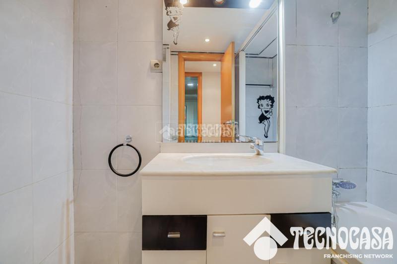 Foto 2b5bc57a-35e3-49b2-b662-25be9c48d455. Appartement dans Singuerlín Santa Coloma de Gramenet