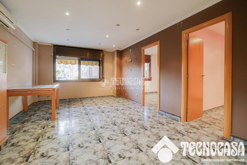 Foto ef8be943-2225-46ce-8007-62378ff32d92. Appartement dans Singuerlín Santa Coloma de Gramenet