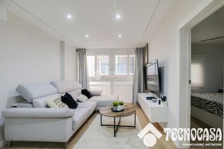 Flat in Guinardera. Piso en venta en santa coloma de gramenet