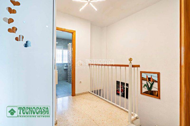 Foto b9be0103-79a5-42f7-b0b8-e7d32bdf146e. Casa aparellada amb calefacció aparcament a estación de Cártama Cártama