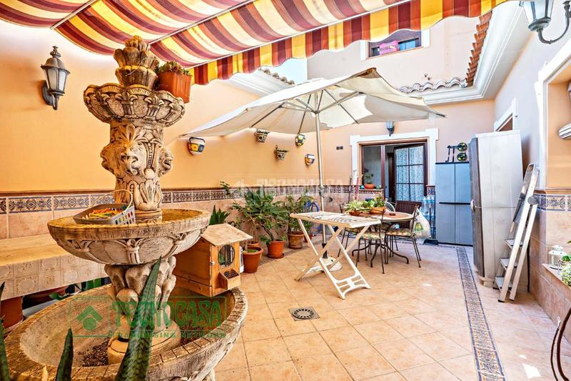 Foto 430b3621-1863-4070-a3cb-3d437dd36c26. Maison jumelée dans Cártama