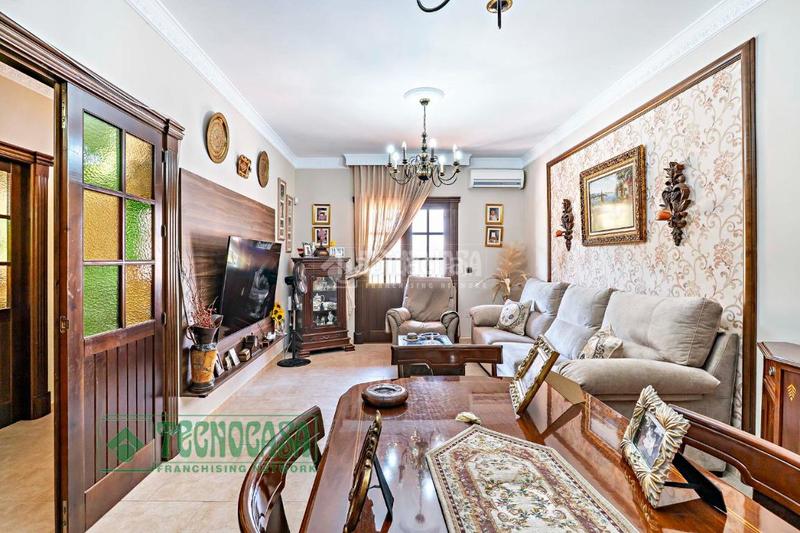 Foto f81b26ba-452e-4a14-8ca7-ae7c9b48d277. Maison jumelée dans Cártama