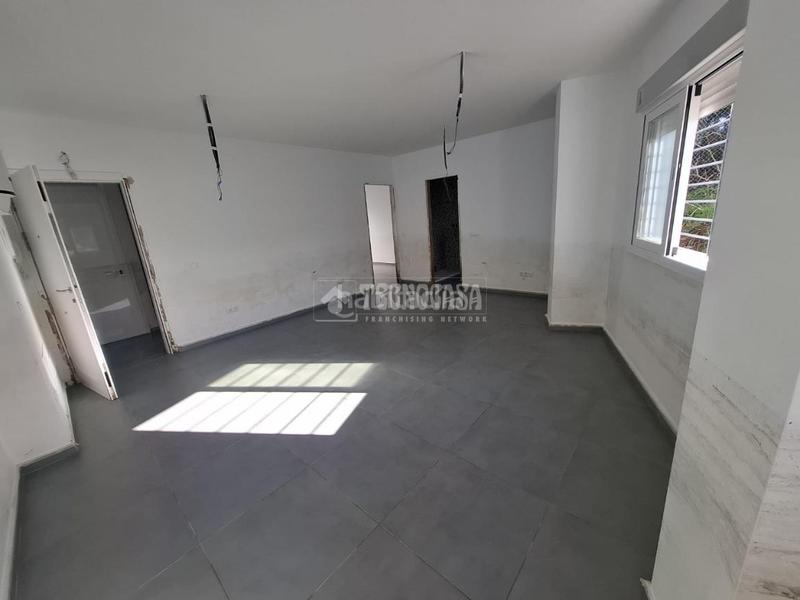 Foto 5888d8e1-6b18-4c2f-b531-427f49398b6d. Pis a Cártama