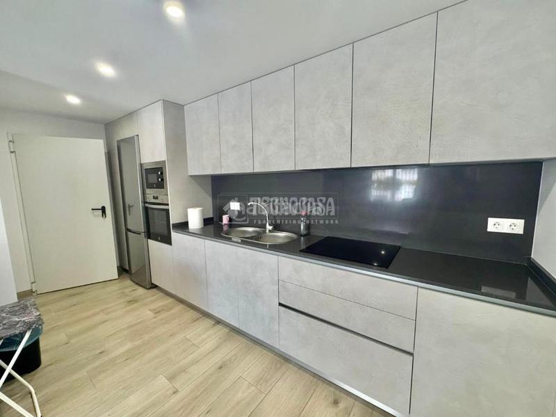 Foto 92968173-776d-4869-a9a8-090d347c298f. Casa pareada casa en venta en puerto de Estepona Estepona