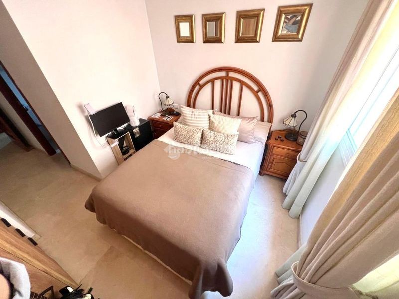 Foto a232855d-4e5a-4c6b-b1ed-61c1074ea84a. Pis a puerto de Estepona Estepona