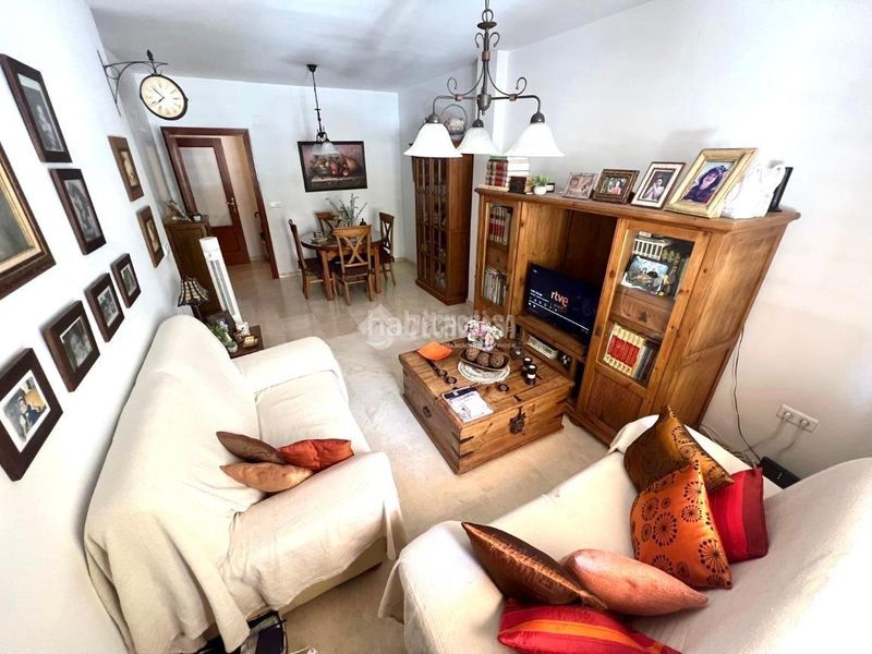 Foto d1783fda-80af-43a5-97b0-0bcf8f87e5b0. Pis a puerto de Estepona Estepona
