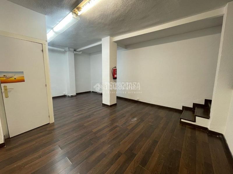 Foto 526feea1-29c2-4ec9-b598-8c4f9b6d6734. Local comercial  en venta en Apóstol Santiago Madrid