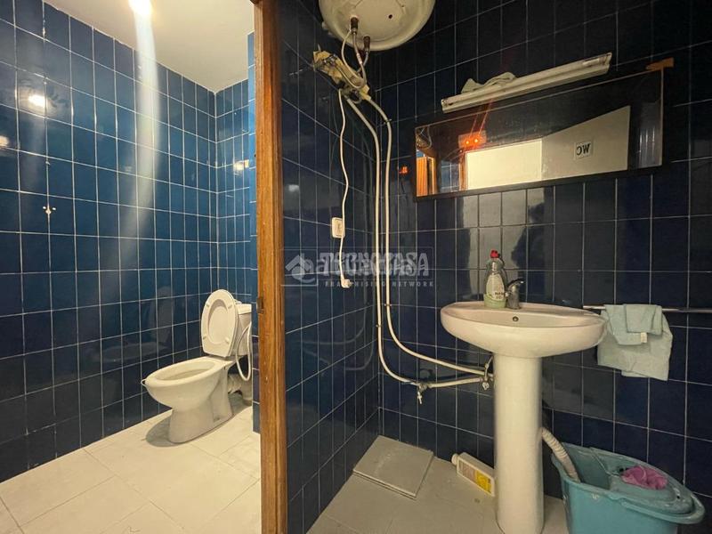 Foto e0f36a28-8173-41f0-8c32-b82f3e2ea64d. Local comercial  en venta en Apóstol Santiago Madrid