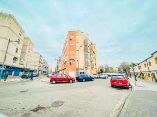 Aparcament cotxe a Villayuventus-Renfe. Boxplaza de garaje en venta en parla