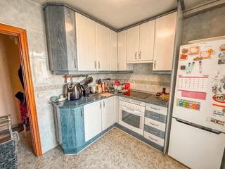 Appartement à Pintores-Ferial. Piso en venta en parla